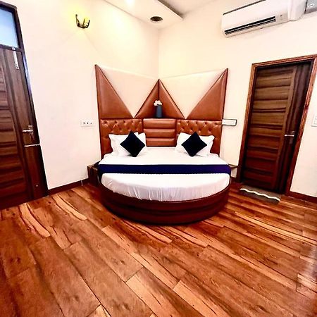 Hotel Woodcrest Zirakpur - Best Family Hotel By - A Unit Of Sidham Group Buitenkant foto