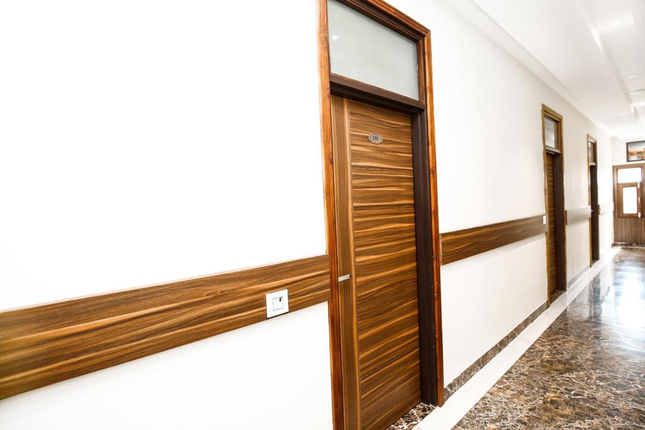 Hotel Woodcrest Zirakpur - Best Family Hotel By - A Unit Of Sidham Group Buitenkant foto
