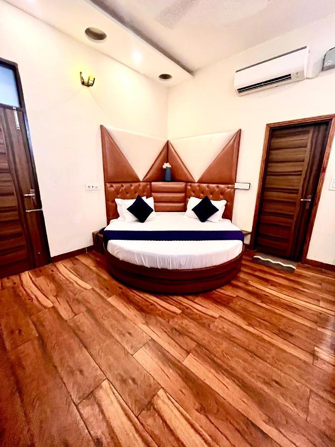 Hotel Woodcrest Zirakpur - Best Family Hotel By - A Unit Of Sidham Group Buitenkant foto
