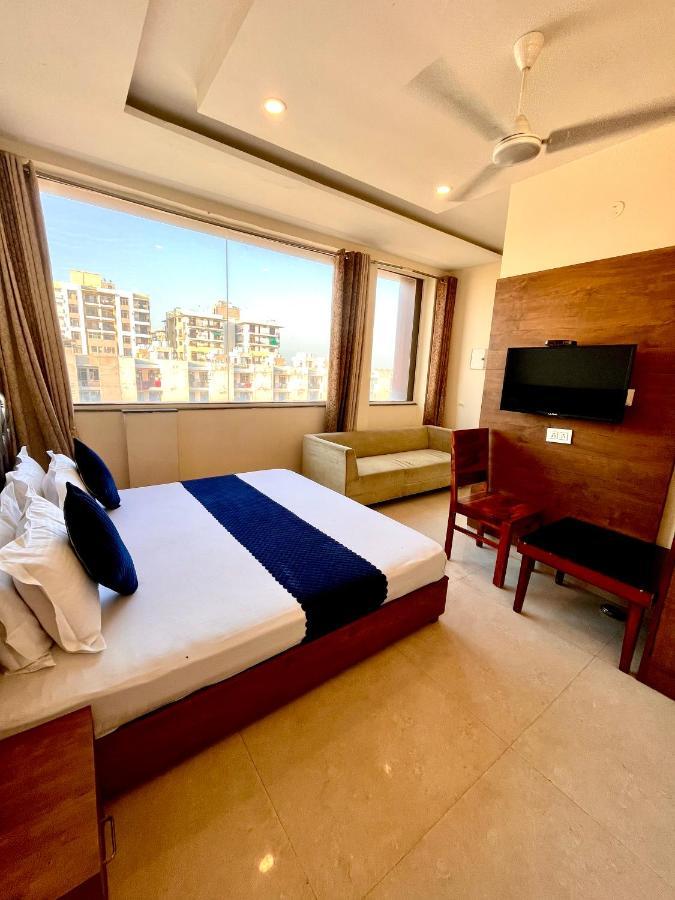 Hotel Woodcrest Zirakpur - Best Family Hotel By - A Unit Of Sidham Group Buitenkant foto