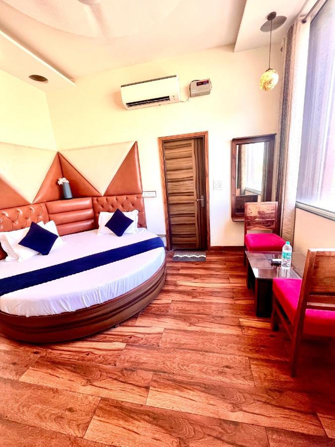 Hotel Woodcrest Zirakpur - Best Family Hotel By - A Unit Of Sidham Group Buitenkant foto